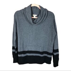 Akini sweater‎